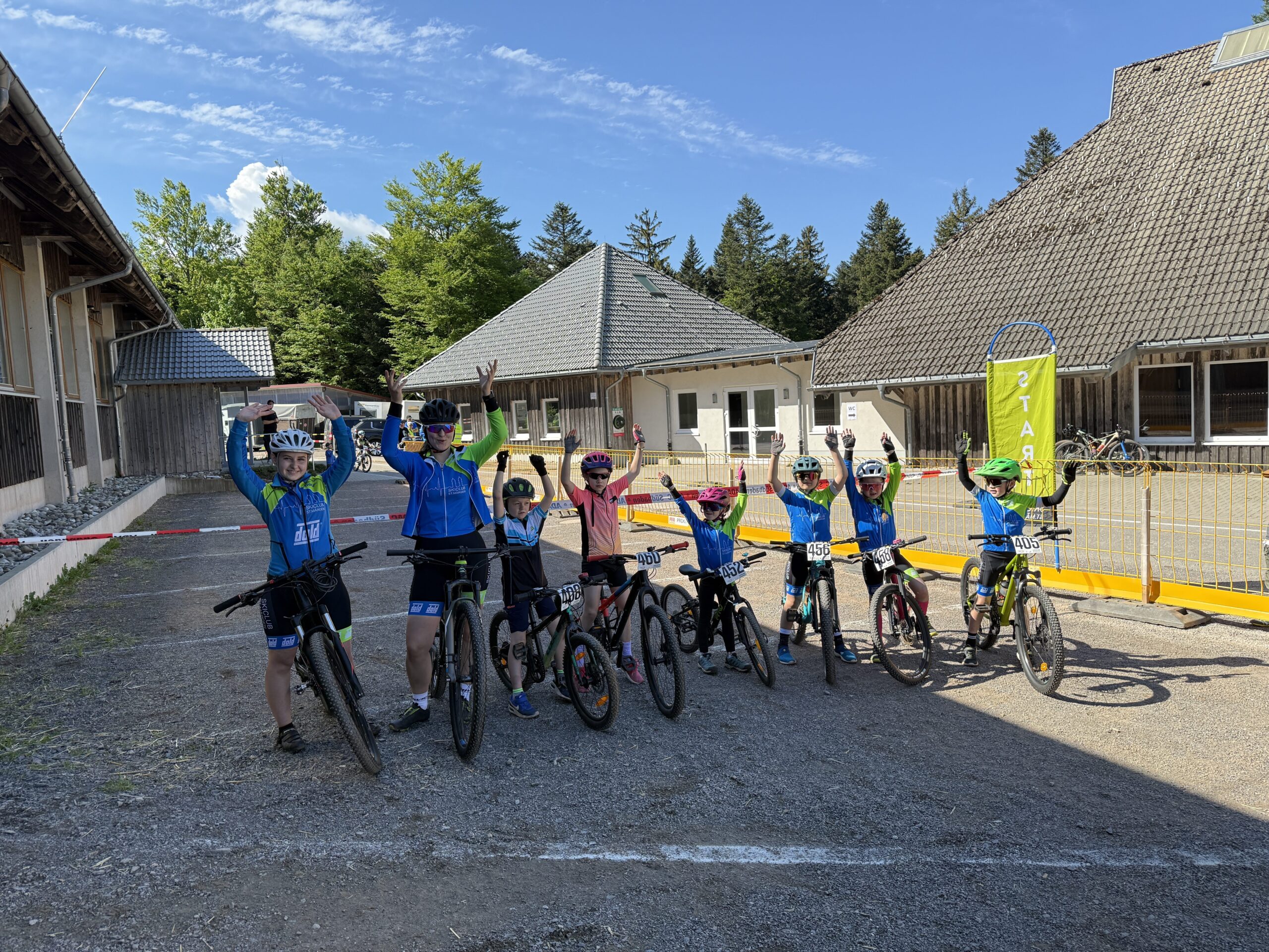 Du betrachtest gerade Spannende Rennen und starke Stimmung beim MTB-Cup in St. Märgen